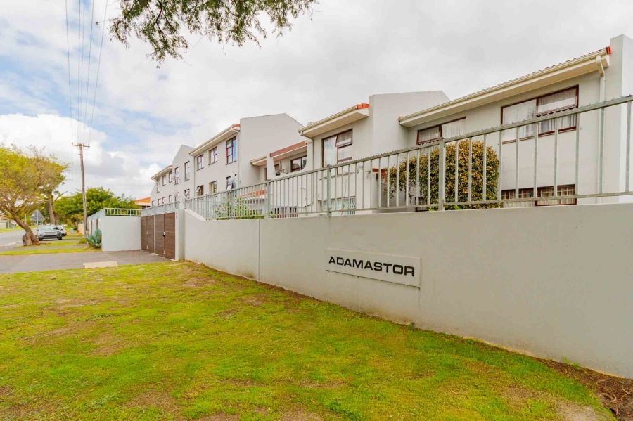 To Let 1 Bedroom Property for Rent in Table View Western Cape